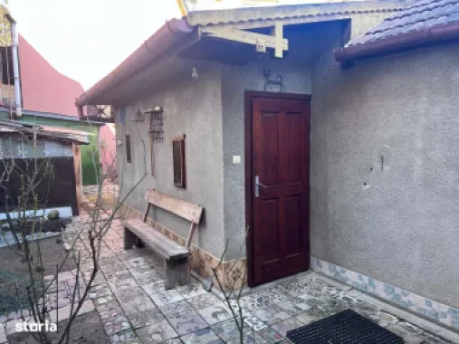 Casă de vânzare cu posibiliate de renovare/dezvoltare