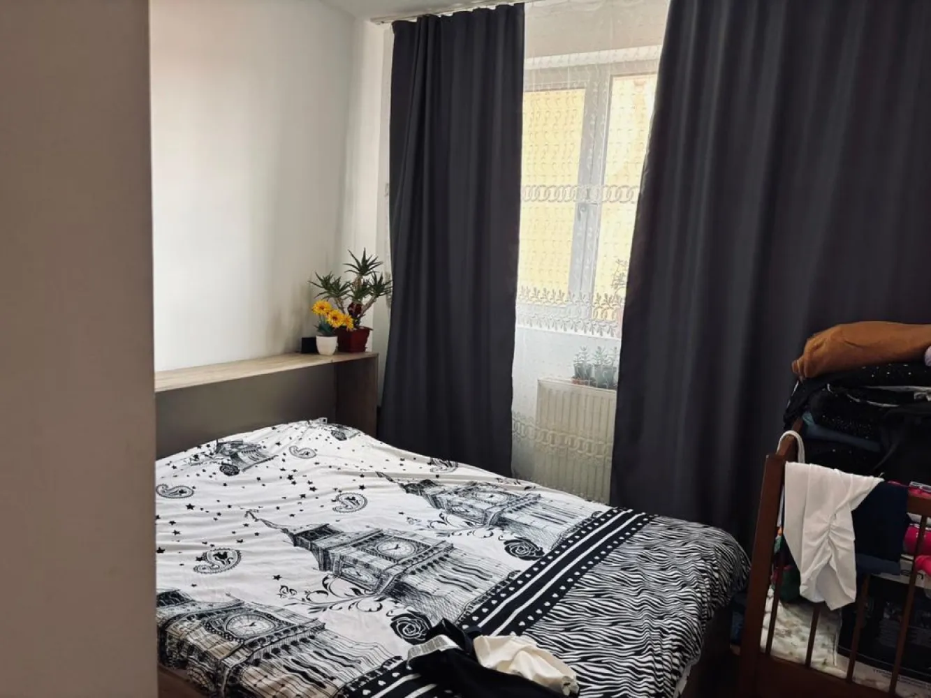 BRASADAS vinde ap 2 cam pe Closca etaj 2. - Agentia Imobiliara BRASADAS vinde apartament cu 2 camere, situat la etajul 2.
Se vinde mobilat parțial și complet utilat. 
Hol cu acces la baie și dormitor. 
Bloc construit după 2008. 
Liber de sarcini - ideal prin credit.
Www.brasadas.com.