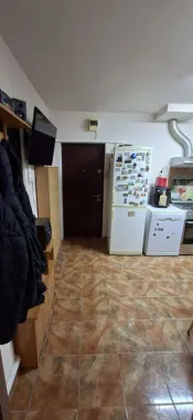 BRASADAS vinde ap 2 cam etaj 2 pe Botizului.