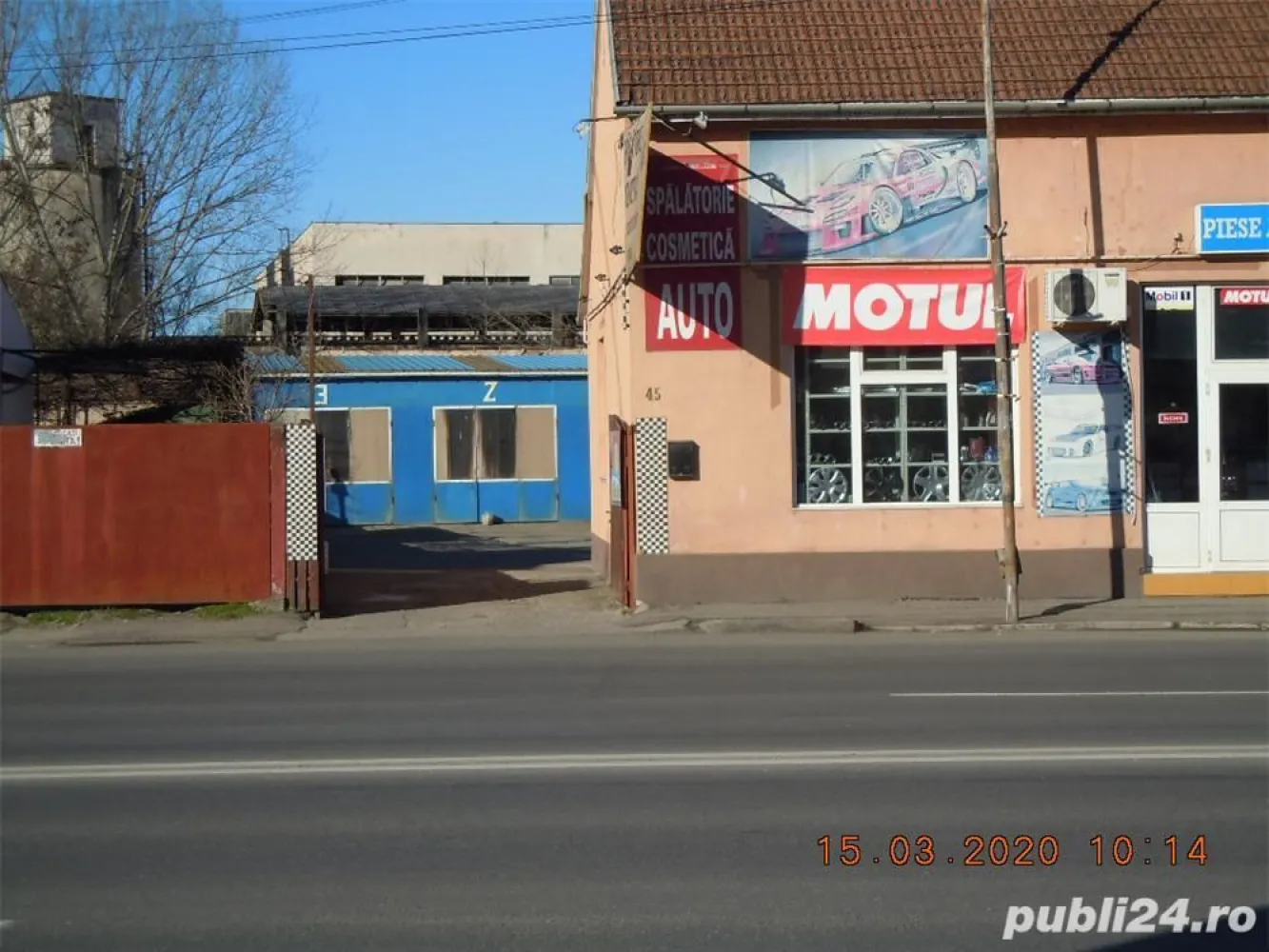 Spalatorie auto situată în Municipiul Satu Mare pe B-dul. Lucian Blaga nr. 45. - Spălătoria auto este situată în Municipiul Satu Mare pe B-dul. Lucian Blaga nr. 45. Terenul în proprietate are suprafața de 575 mp din care pe suprafața de 175 mp sunt edificate următoarele imobile: 
- hală cu 3 boxe pentru spălătoria auto - 95 mp;
- clădire cu suprafața de 80 mp, ce conține un spațiu comercial stradal și încăperi utile pentru spălătorie (birou, vestiar, grupuri sociale).
 Pentru proiecte mai mari, acest teren împreună cu alte trei imobile învecinate au suprafața de cca. 2.000 mp, și sunt ideale pentru derularea unor proiecte de dezvoltare imobiliară.