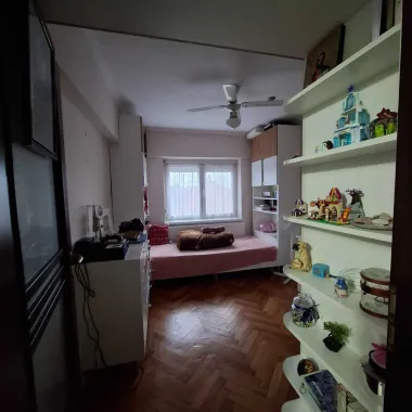 BRASADAS vinde ap cam etaj 2 in zona Avram Iancu.