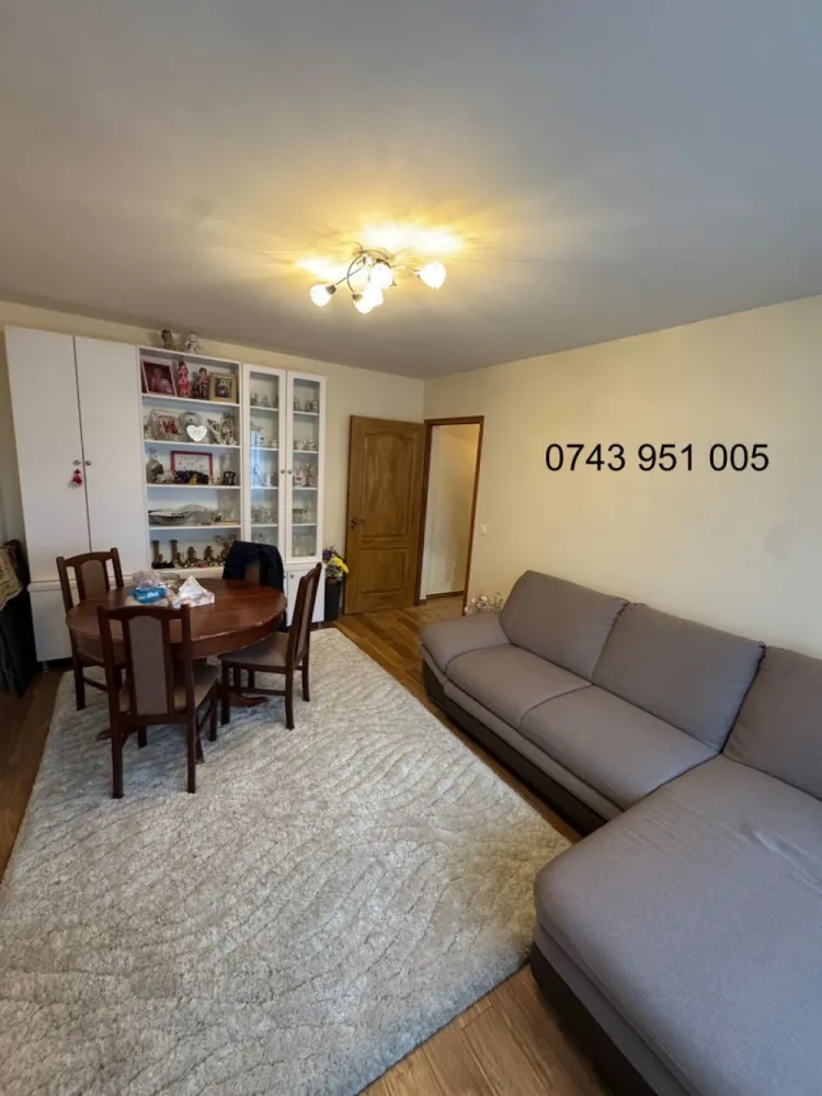 BRASADAS vinde ap cam etaj 1/4 in Micro 15. - Agenția imobiliara BRASADAS vinde apartament cu doua camere, in zona Micro 15 la etajul 1/4 ,intr-o zona cu facilitati si acces usor la spitalul judetean,piata de alimente ,statie de autobuz,etc.
Apartamenul are 42 de metri patrati si este complet renovat.
Electricitatea , instalatia de apa si canalizarea sunt noi.Geamurile termopan noi cu jaluzele elctrice noi . Usa de la intrare cat si usile interioare sunt noi. Incalzirea este noua. Balconul este inchis cu termopan.
Apartamentul se vinde cu:
Bucataria complet utilata compusa din, cuptor ,plita pe inductie,cuptor cu microunde si frigider cu congelator.
Livingul este mobilat si are canapea extensibila.
Dormitorul e compus din dulap incastrat pe dimensiune si pat cu saltea pe comanda noua.
Balconul este echipat cu masina de spalat si masina de uscat haine .
Baia este cu cada,chiuveta si wc suspendat .
Holul are spatii de organizare si depozitare .
Www.brasadas.com.