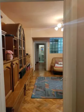 BRASADAS vinde ap 3 cam etaj 6 Careiului Micro 16.