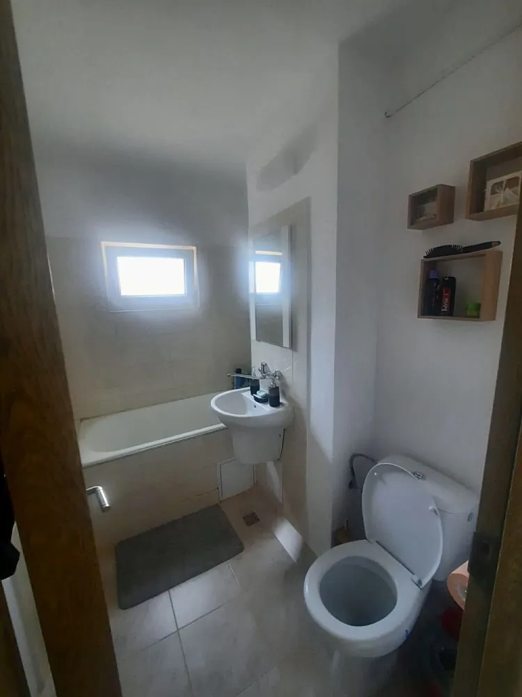 BRASADAS vinde ap 2 cam etaj 4/4 in Micro 16. - Agentia Imobiliara BRASADAS vinde apartament cu 2 camere la etajul 4/4 in Micro 16.
Recent renovat
Spațios
In apropiere de supermarket, Scoala , grădinița, parc
Zona, bloc liniștit.
Www.brasadas.com.