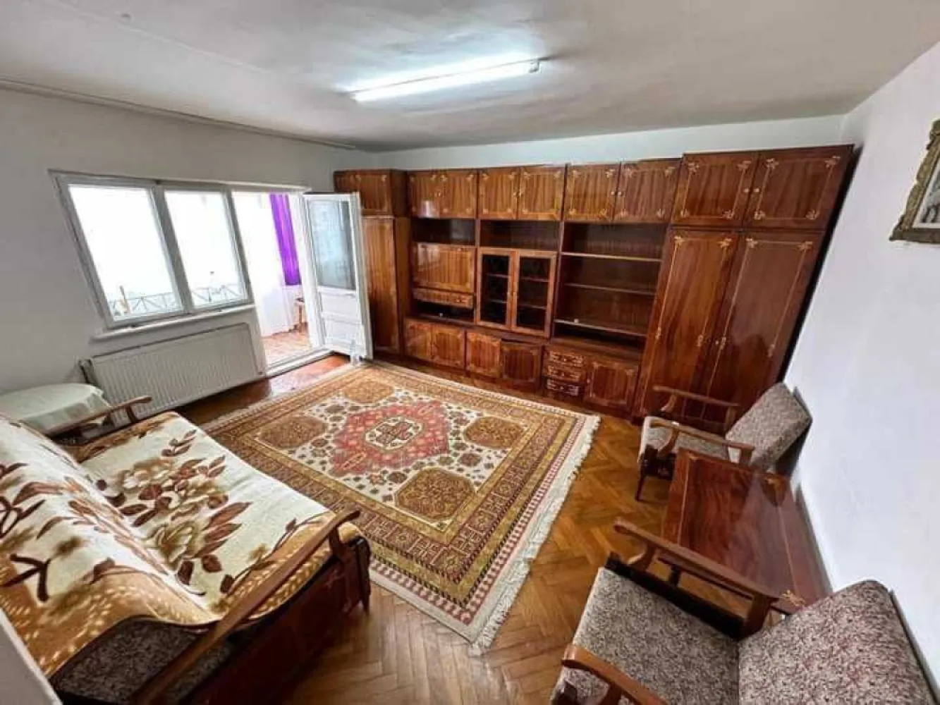 BRASADAS vinde ap 4 cam etaj 3/4 Micro 16. - Agentia Imobiliara BRASADAS vinde apartament cu 4 camere in Micro 16 la etajul 3/4 decomandat cu 2 bai, 2 balcoane, bucatarie mare, centrala, usa de siguranta. 
Www.brasadas.com.