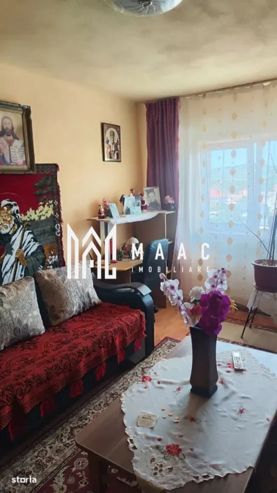 Apartament 2 camere decomandat | Etaj 4/5 | Lazaret - Maac Imobiliare vă propune spre vânzare un apartament cu 2 camere decomandat, cu o suprafață de 55 mp, situat la etajul 4/4 în cartierul Lazaret din Sibiu – o zonă apreciată pentru accesul facil și liniște.

Caracteristici generale:
Suprafață utilă: 55 mp
Etaj: 4/5
Balcon închis
Apartament izolat termic
Pivniță proprie
Acces la uscătorie comună
Se predă mobilat și utilat
Include boxă la subsol

Stare:
Necesită renovare, dar oferă potențial excelent pentru personalizare sau investiție imobiliară

Localizare avantajoasă – Lazaret:
Aproape de magazine, școală, licee, farmacie, frizerie, spălătorie auto, benzinărie
Acces rapid la mijloace de transport
Zonă liniștită, cu toate facilitățile la îndemână

Ideal atât pentru locuință proprie, cât și pentru închiriere sau revânzare, datorită compartimentării și poziționării excelente.
Pentru mai multe detalii și pentru programarea unei vizionări, vă rugăm să specificați ID-ul anunțului: CP2575946