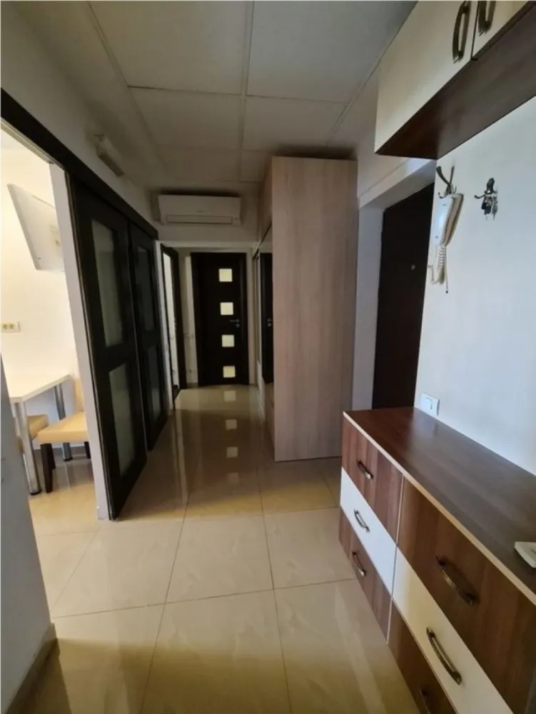 Dristor, Ramnicu Sarat - IMPORTANT!! Accept colaborarea cu agentii doar daca percep comision de la client! Nu sunati inutil! 

Ap. 2 cam., complet mobilat si utilat, contorizat (apa + caldura), etajul 7/10, 2 aparate de aer conditionat, masina de spalat + uscator Samsung Smart, Tv smart in living, bucatarie si dormitor. 
Pret inchiriere 570 euro. Garantie 570 euro contract Anaf, liber de la 1 decembrie