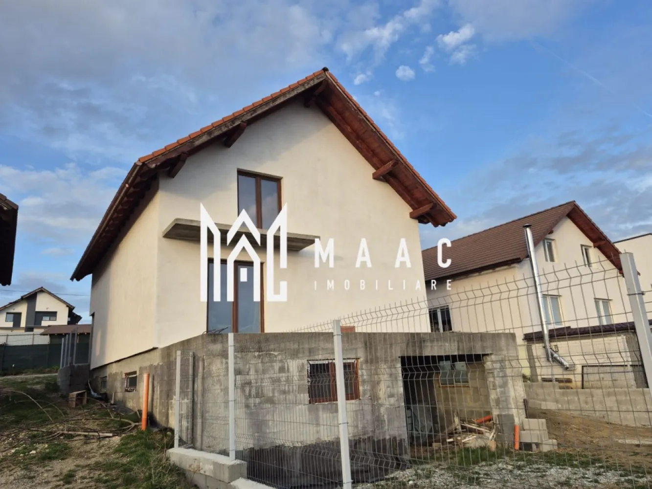 Casa individuala | 150 mp utili | Teren 496 mp | Sura Mare