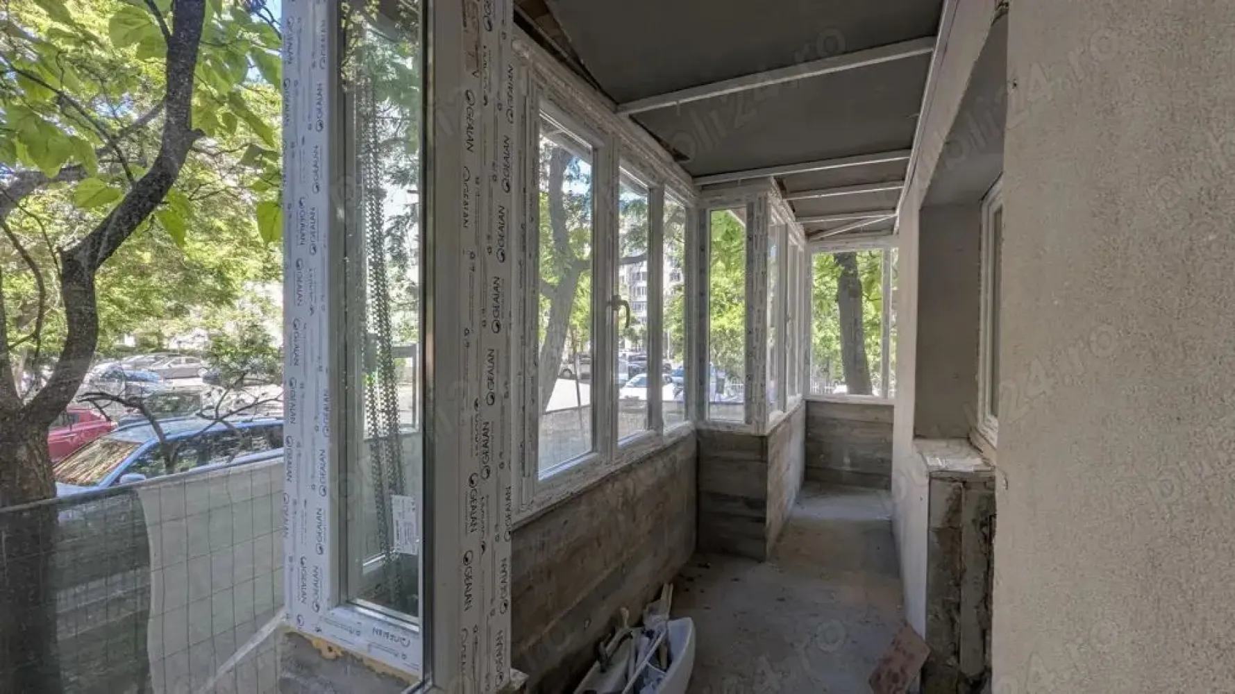 Proprietar închiriez spațiu comercial - Proprietar închiriez spațiu comercial în zona Nerva Traian pe strada Panait Cerna Nr 1 bl M 52 la parter. Intrarea se face separat prin exteriorul clădirii. Ideal pentru salon masaj dar și pentru alte activități. Detaliile legate de suprafață, intrare le găsiți în poză atașată. Persoana de contact Iulian.