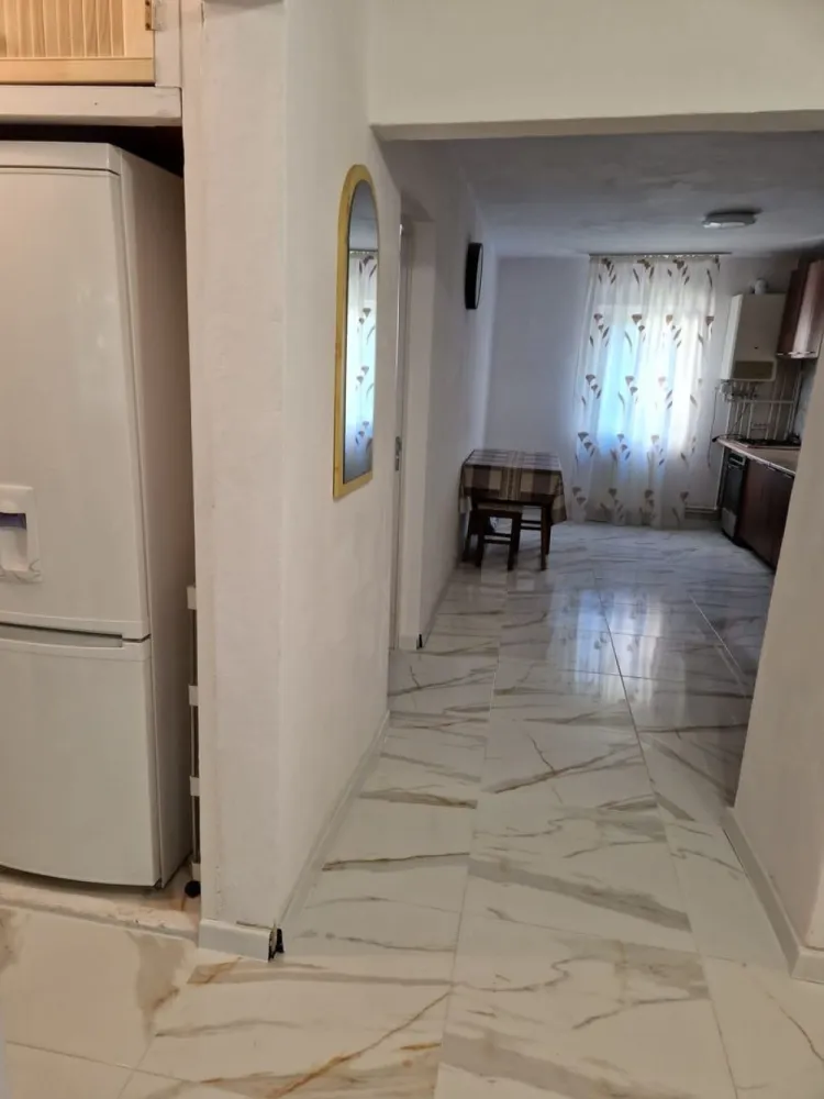 BRASADAS vinde apartament 4 camere Mănăștur - BRASADAS propune spre vanzare apartament 4 camere in Mănăștur, decomandat, etaj 1/4 suprafață 80 mp.
Apelati cu incredere pentru vizionare.