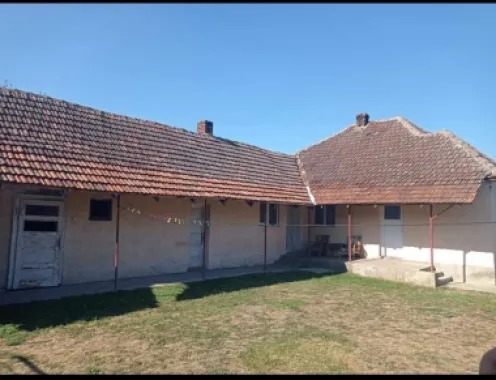 De vânzare casă cu curte