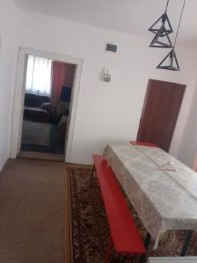 De vânzare casă cu curte