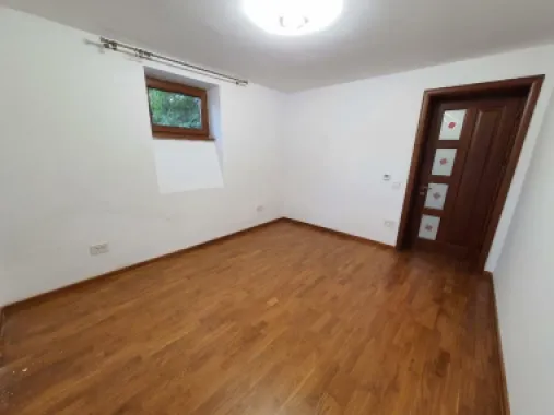 Închiriem ap in casa Cotroceni
