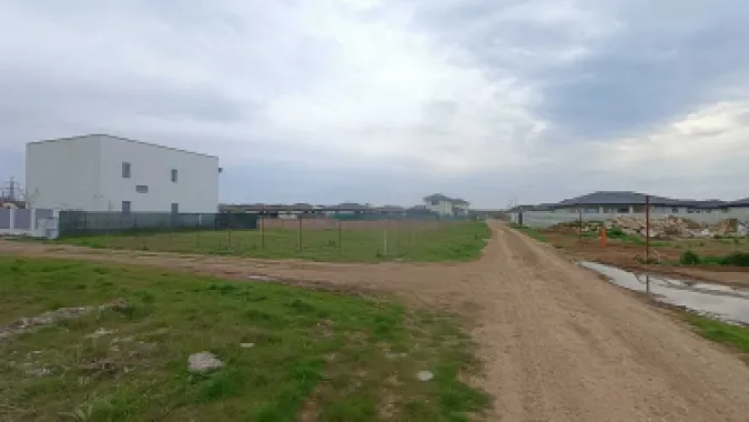 Teren de vanzare in nordul capitalei, langă padure