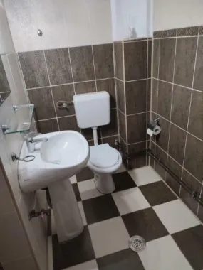 Proprietar, vand vila individuala Siseşti, singur in curte