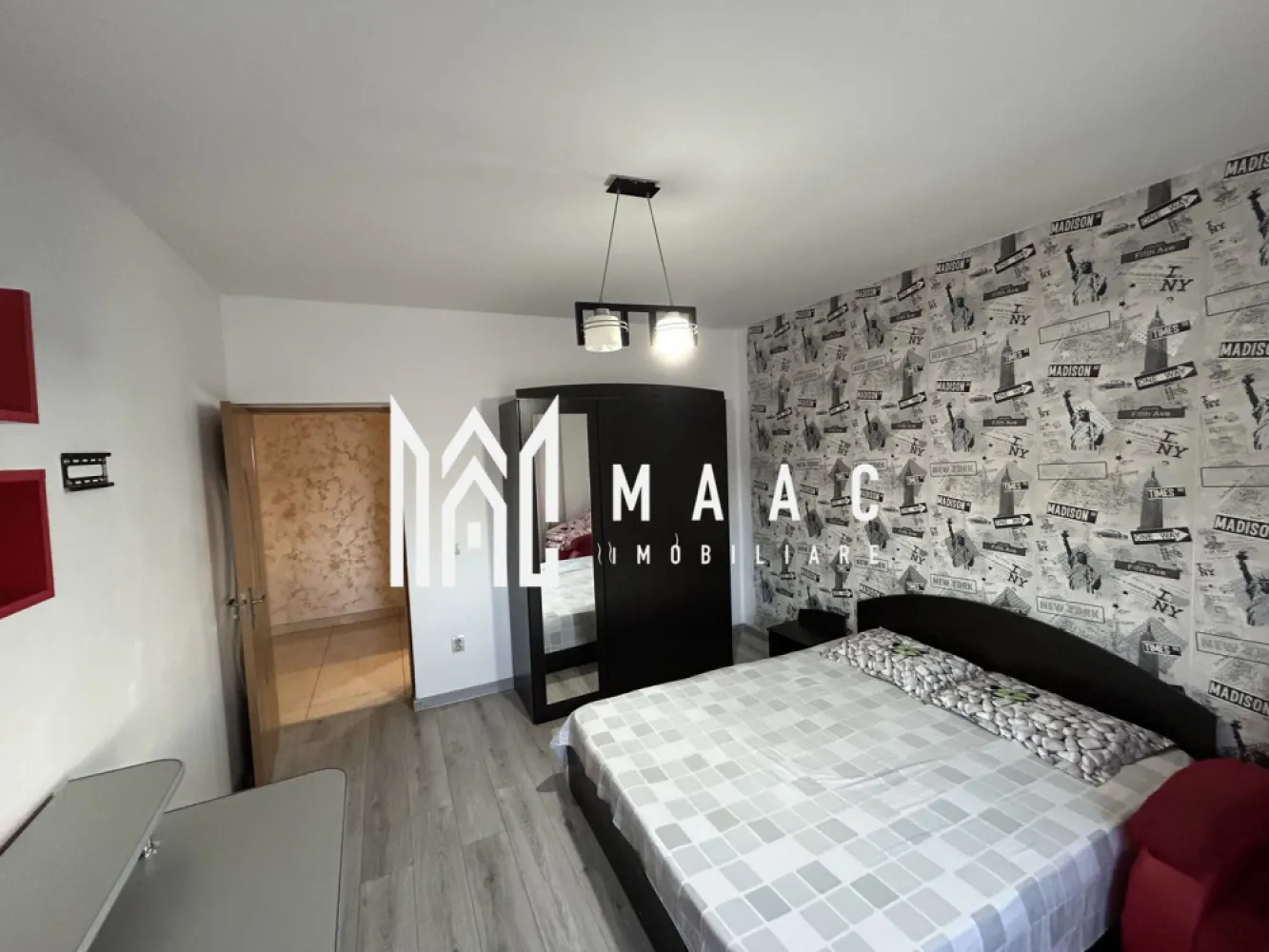 Apartament 2 camere I Șelimbăr - Zona Brana I Etaj 1 - MAAC Imobiliare vă propune spre închiriere un apartament cochet cu 2 camere, situat la etajul 1 al unui imobil cu regim redus de înălțime (P+3), construit în anul 2010. 📐 Compartimentare eficientă și confortabilă: 2 dormitoare luminoase și spațioase Bucătărie separată, complet utilată Baie cu finisaje moderne Hol generos și balcon cu acces facil ⚙️ Dotări și beneficii: Se închiriază complet mobilat și utilat, gata pentru locuire imediată Loc de parcare inclus – un avantaj important într-o zonă apreciată Apartament luminos, bine întreținut, situat într-o comunitate liniștită și sigură Nu se acceptă animale de companie 📍 Poziționarea excelentă oferă acces rapid către punctele principale de interes ale orașului, magazine, mijloace de transport și zone comerciale. 📞 Pentru mai multe detalii și vizionări, precizati telefonic ca ati vazut anuntul cu ID: CP2568839