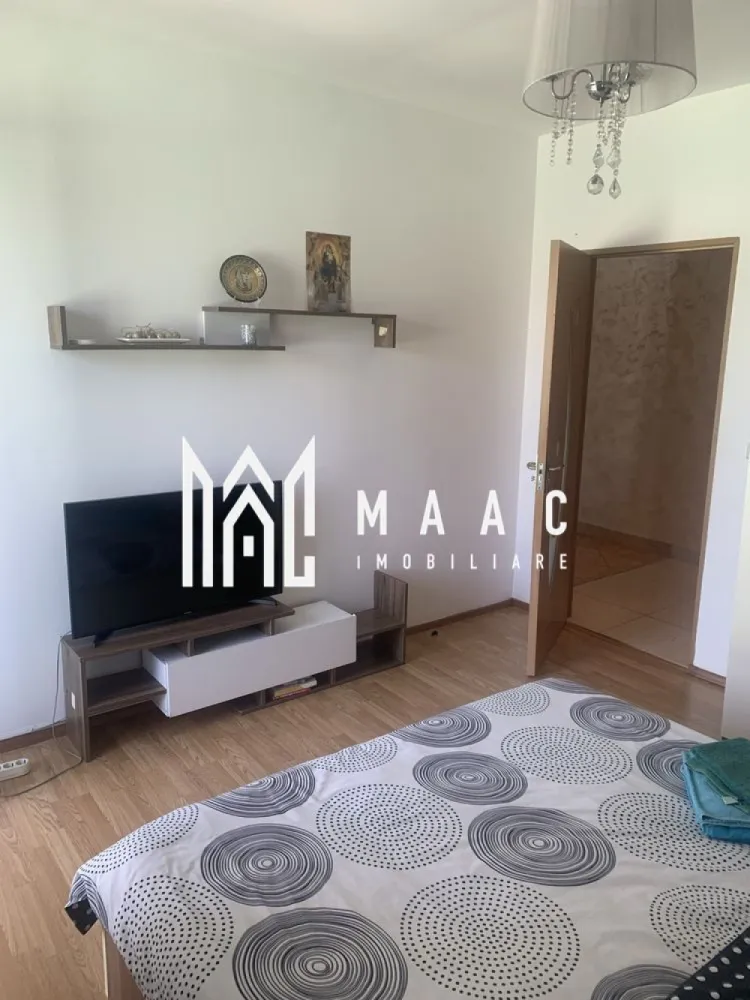 Apartament 2 camere I Șelimbăr - Zona Brana I Etaj 1 - MAAC Imobiliare vă propune spre închiriere un apartament cochet cu 2 camere, situat la etajul 1 al unui imobil cu regim redus de înălțime (P+3), construit în anul 2010. 📐 Compartimentare eficientă și confortabilă: 2 dormitoare luminoase și spațioase Bucătărie separată, complet utilată Baie cu finisaje moderne Hol generos și balcon cu acces facil ⚙️ Dotări și beneficii: Se închiriază complet mobilat și utilat, gata pentru locuire imediată Loc de parcare inclus – un avantaj important într-o zonă apreciată Apartament luminos, bine întreținut, situat într-o comunitate liniștită și sigură Nu se acceptă animale de companie 📍 Poziționarea excelentă oferă acces rapid către punctele principale de interes ale orașului, magazine, mijloace de transport și zone comerciale. 📞 Pentru mai multe detalii și vizionări, precizati telefonic ca ati vazut anuntul cu ID: CP2568839