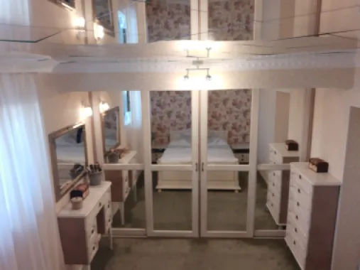 Penthouse cu grădină, beci, magazii, parcare - zona Bucium,