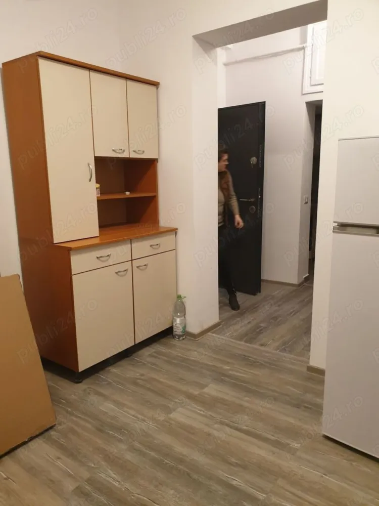 brasadas.com vinde apartament 4 camere Copou. - Agenția BRASADAS vinde apartament deosebit cu patru camere.
Apartamentul are centrala noua, are 3 bai, este renovat si modificat, cu centrala noua, termopane Germania si este semimobilat.

Pentru mai multe oferte accesați www.brasadas.com