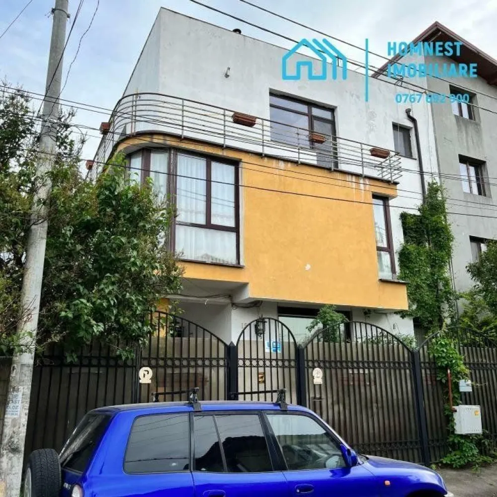 VILA VANZARE EROII REVOLUTIEI BUCURESTI - VILA Construita in 2009 Parter+Etaj1+Etaj 2+Terasa Circulabila
5 Camere-Bucatarie-4 Grupuri Sanitare complet dotate-
Etaj2 -Bucatarie Open space /Centrale termice separate
Se vinde mobilata