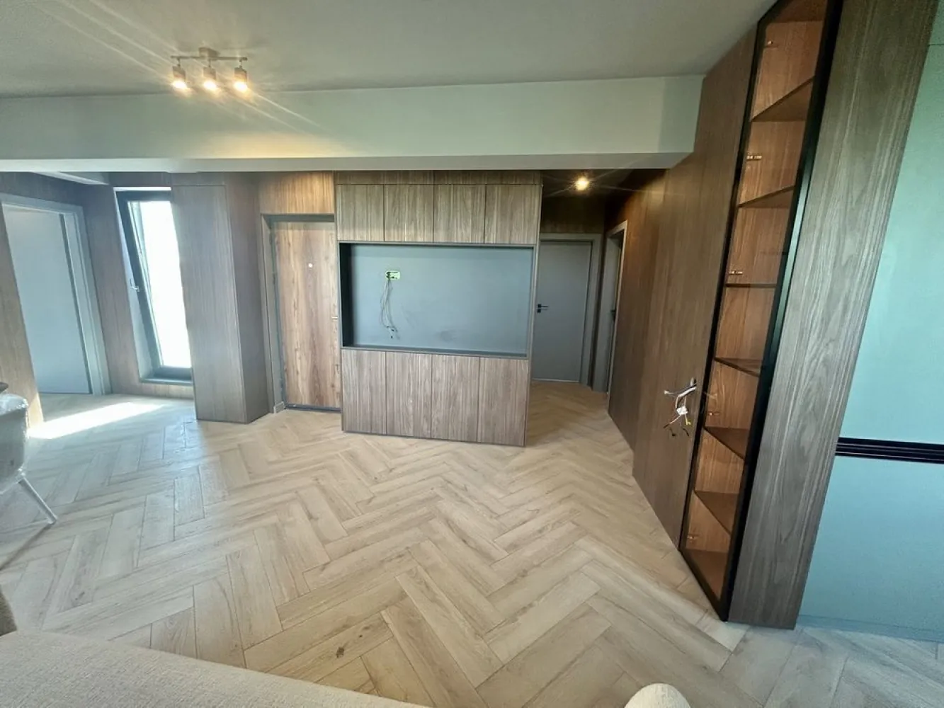 BRASADAS închiriaza ap NOU 3 cam bloc boutiqe Straulesti. - Agenția imobiliara BRASADAS închiriază în cartierul Străulești PENTHAUSE cu 3 camere, 2 bai, (3 terase ce însumează 60 mp, ) toate utilitățile sunt contorizate individual , centrala proprie, incalzire in pardoseala, mobilat și utilat complet de către o echipa de designeri.
www.brasadas.com