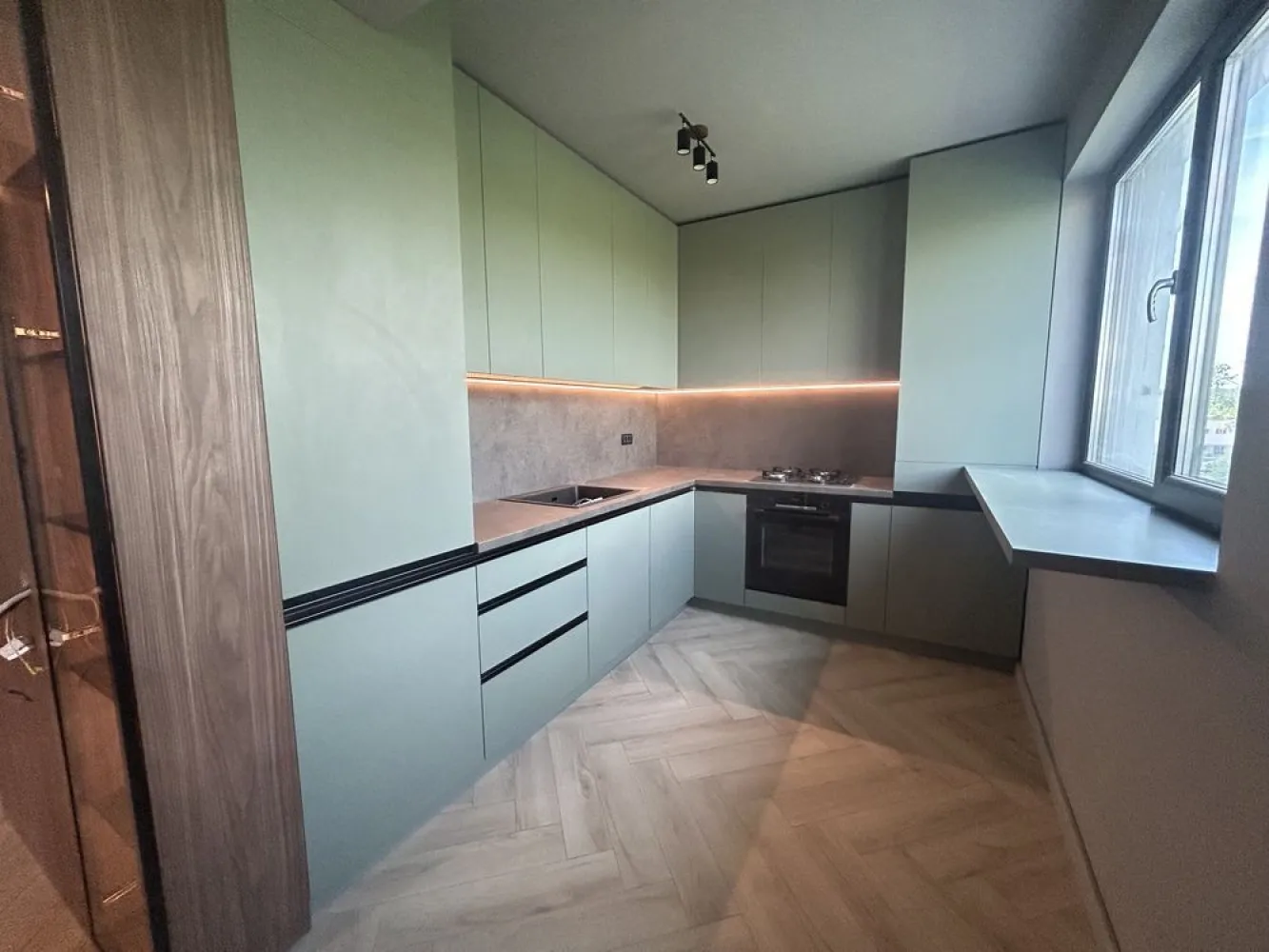 BRASADAS închiriaza ap NOU 3 cam bloc boutiqe Straulesti. - Agenția imobiliara BRASADAS închiriază în cartierul Străulești PENTHAUSE cu 3 camere, 2 bai, (3 terase ce însumează 60 mp, ) toate utilitățile sunt contorizate individual , centrala proprie, incalzire in pardoseala, mobilat și utilat complet de către o echipa de designeri.
www.brasadas.com