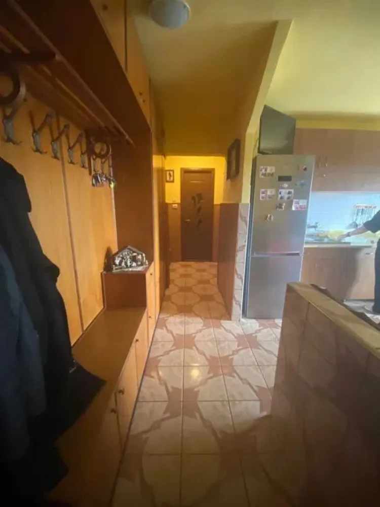 ageuropa.ro vinde ap 2 cam DECOMANDAT zona CENTRALA, 52mp etaj 4. - Agenția EUROPA vinde apartament FINISAT cu 2 camere DECOMANDAT, 52mp in zona CENTRALA la etajul 4/4. Parchet lemn stratificat, 2 balcoane, beci.
Pentru mai multe oferte accesați : www.ageuropa.ro