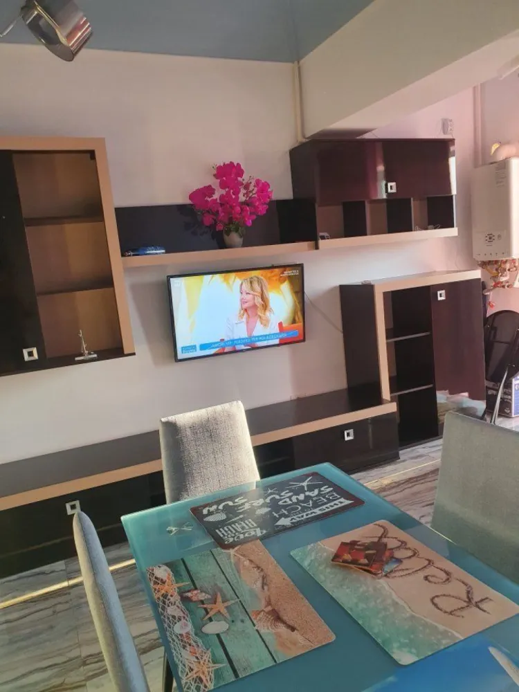 Studio in prima linie 32 mp Et. 5/6 An 2000 Mamamia Zev Mediteraneo - Agentia Europa doreste sa vanda un studio in prima linie la mare, mobilat utilat, suprafata totala de 31 mp. Vederea este spre camping.
Zona este deosebita.
