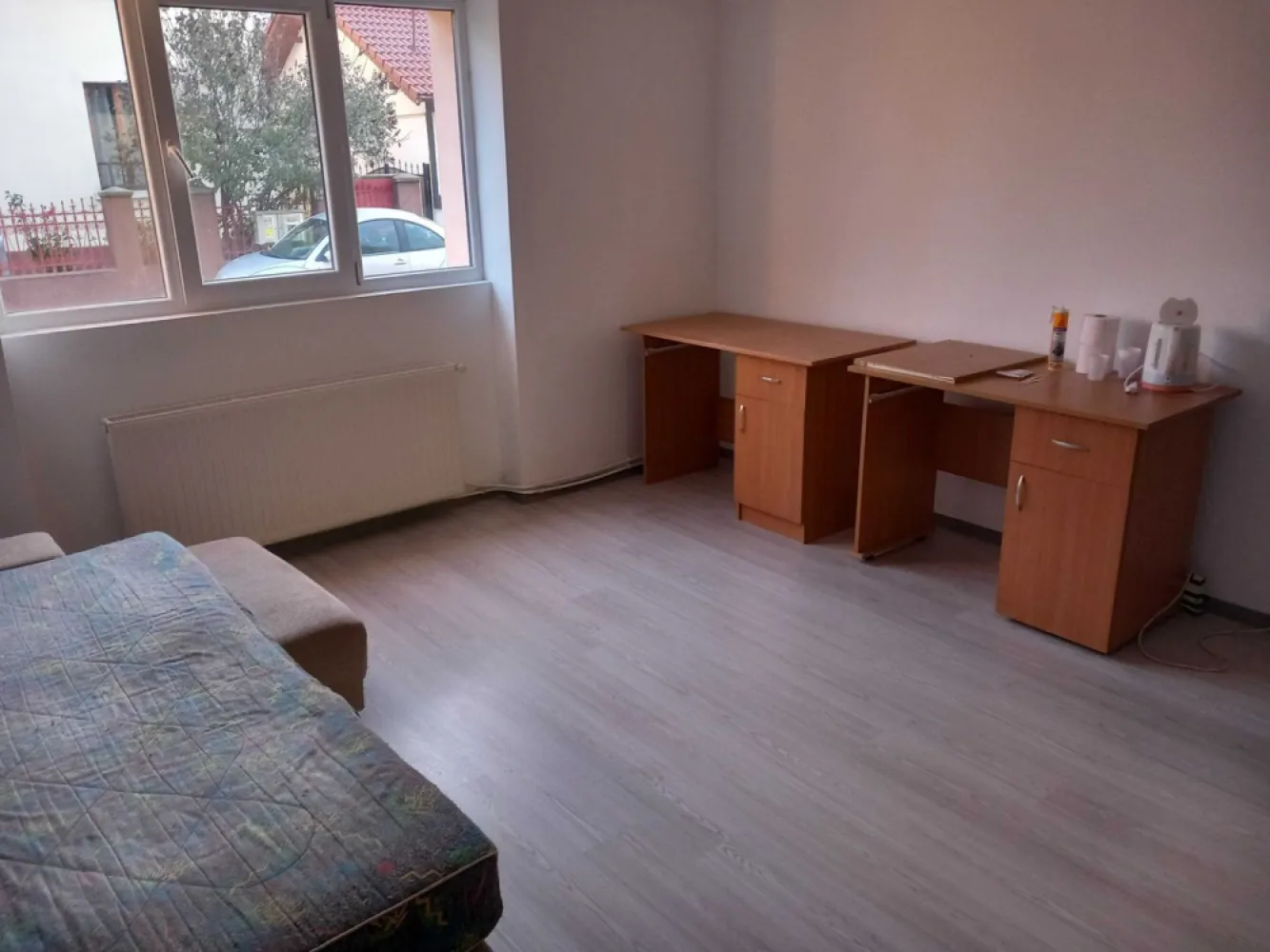 vand casa in cartierul titulescu - vand casa in cartierul titulescu zona buna si linistita ,finisata,avand suprafata de 145 mp,are teren de 600 mp Merita vazuta Mai multe detalii la telefon 07******09