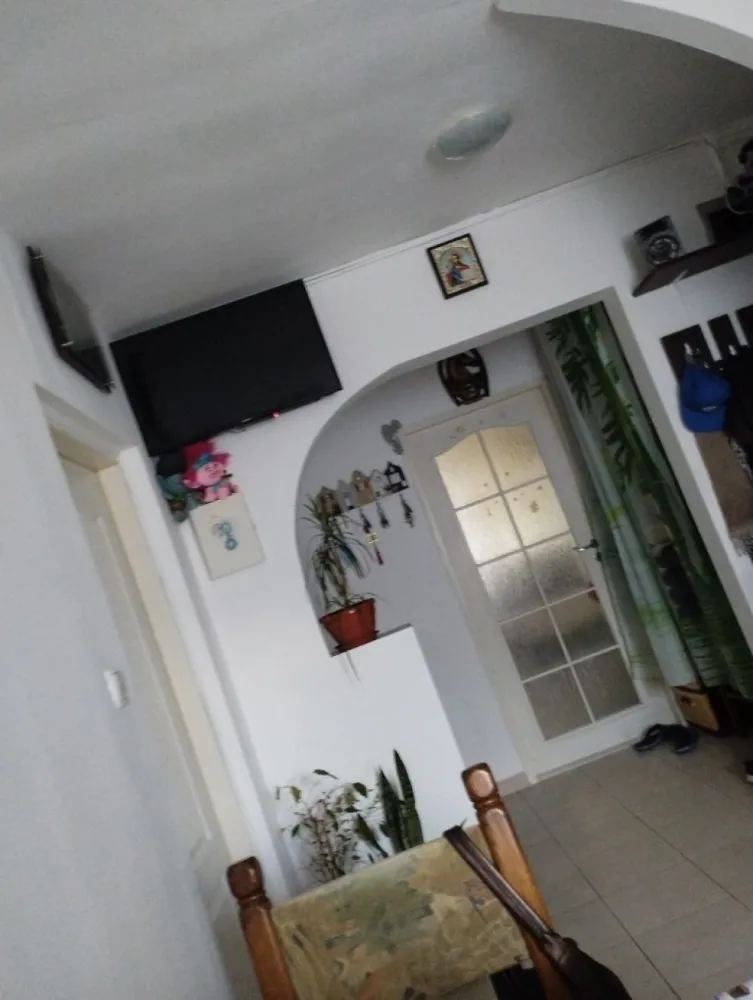 BRASADAS vinde ap 3 cam la PARTER in Micro 16. - Agenția imobiliara BRASADAS vinde apartament mobilat cu 3 camere micro 16 parter înalt mobilat in septembrie, inst electrica noua, 1 baie, una modificată, bucătărie modificată, centrala noua în garanție, termopane etc posibilitate de a avea 2 beciuri uscate betonate, bloc din cărămidă, uscător de haine la toate geamurile.
Se accepta și la schimb cu 2 cam plus diferența la schimb in Micro 16 sau Carpați 2 la parter.
Www.brasadas.com.