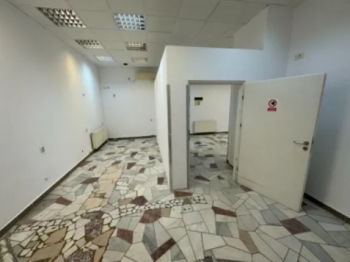 PROPRIETAR vand spatiu comercial pe Stefan Cel Mare