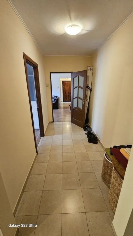 Apartament 4 Camere , et.3/4, Berceni-Racovita - Zona liniştită, verdeaţa, Metrou=750m (10min)
Parchet, Gresie / Faianţa, Termopane noi, Uşi noi, AC.
- Comision 0% = Fără agenţii imobiliare
