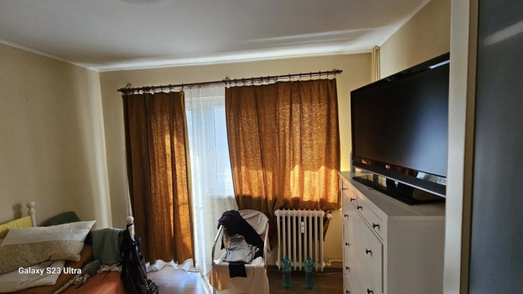 Apartament 4 Camere , et.3/4, Berceni-Racovita - Zona liniştită, verdeaţa, Metrou=750m (10min)
Parchet, Gresie / Faianţa, Termopane noi, Uşi noi, AC.
- Comision 0% = Fără agenţii imobiliare