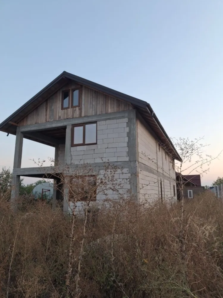 Vila de vanzare în magurele if - Parter
Terasa
Living
Dormitor
Baie 
Bucatarie
Camera tehnica
Etaj
3 dormitoare
Baie 
Camera tehnica
Hol
Terasa