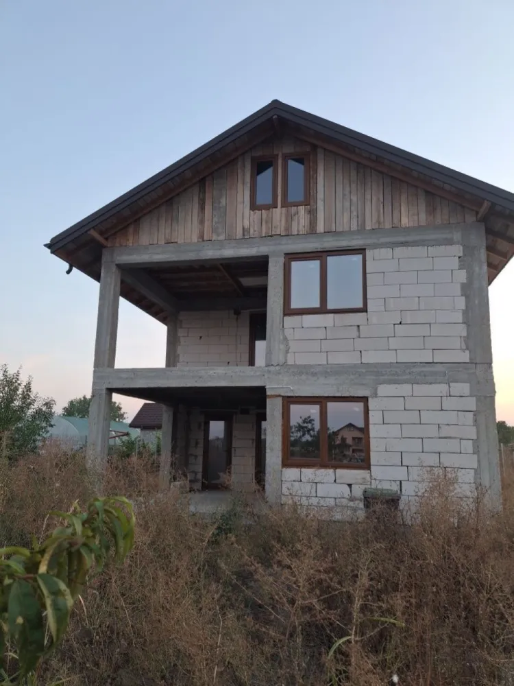 Vila de vanzare în magurele if - Parter
Terasa
Living
Dormitor
Baie 
Bucatarie
Camera tehnica
Etaj
3 dormitoare
Baie 
Camera tehnica
Hol
Terasa