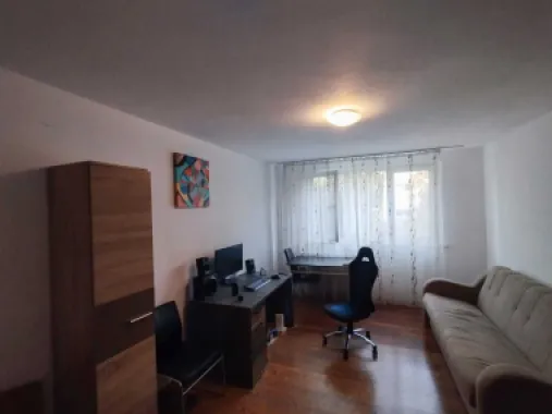 Vand apartament 4 camere zona Titan-Auchan/Ozana