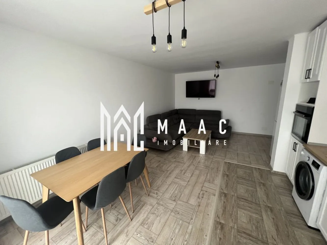 Apartament 3 camere | 70 MPU | City Rezidence - Maac Imobiliare vă propune spre vânzare un apartament spațios cu 3 camere, situat la etajul 1, într-o zonă bine dezvoltată, ideală pentru familii sau investiție.
Facilități principale:
Complet mobilat – gata de mutat
Balcon mare, cu acces din fiecare cameră
2 băi – confort suplimentar pentru locatari
Parcare supraterană și subterană – locuri sigure pentru autoturisme
Spații comerciale în imediata apropiere – supermarketuri, servicii utile
Cabinete medicale
Creșă, grădiniță și școală – la doar câteva minute de mers pe jos
Pentru mai multe detalii și pentru programarea unei vizionări, vă rugăm să specificați ID-ul anunțului: CP2555765