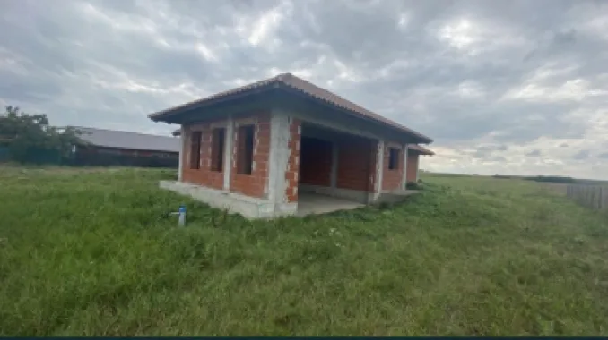 Vand casa la Madaras