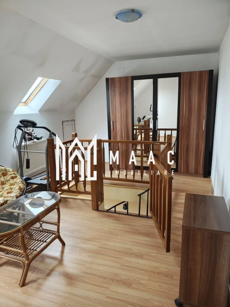 Apartament 2 camere | 37 MPU | Mobilat | Terezian - MAAC Imobilare va prezinta un apartament 2 camere tip mansardă, zona Terezian, în apropierea Pizzeriei Hot, o locație cu acces facil către mijloace de transport, magazine și alte facilități urbane.

Caracteristici:
Compartimentare pe două niveluri
Suprafață bine organizată
Etaj: 5 din 5
An construcție mansardă: 2007

Compartimentare interioară:
Nivelul I:
Hol de acces
Baie cu cabină de duș
Dormitor luminos 
Living open-space cu bucătărie complet mobilată și utilată

Nivelul II:
Zonă de relaxare sau birou
Dormitor suplimentar
Baie cu cadă.

Dotări și beneficii:
Se vinde complet mobilat, gata de mutare sau închiriere
Centrală termică proprie cu calorifere
Luminozitate datorită poziționării și ferestrelor bine amplasate

Locație:
Aproape de mijloace de transport, magazine, școli și puncte de interes.

Pentru mai multe informații sau pentru a programa o vizionare: ID: CP2555655