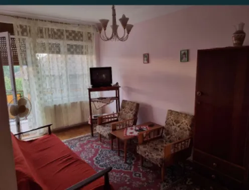 Casa centrala cu etaj