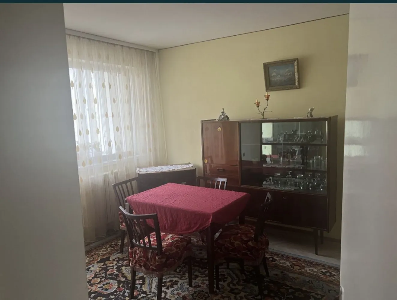 Apartament 2 camere zona Tomis1, etaj 1, zona foarte linistita - Apartament 2 camere zona Tomis 1, zona foarte linistita Etaj 1 Ferestre PVC In apropiere: Scoala 30 Gradinita Se accepta schimburi cu auto