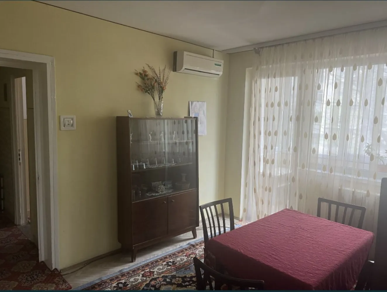 Apartament 2 camere zona Tomis1, etaj 1, zona foarte linistita - Apartament 2 camere zona Tomis 1, zona foarte linistita Etaj 1 Ferestre PVC In apropiere: Scoala 30 Gradinita Se accepta schimburi cu auto