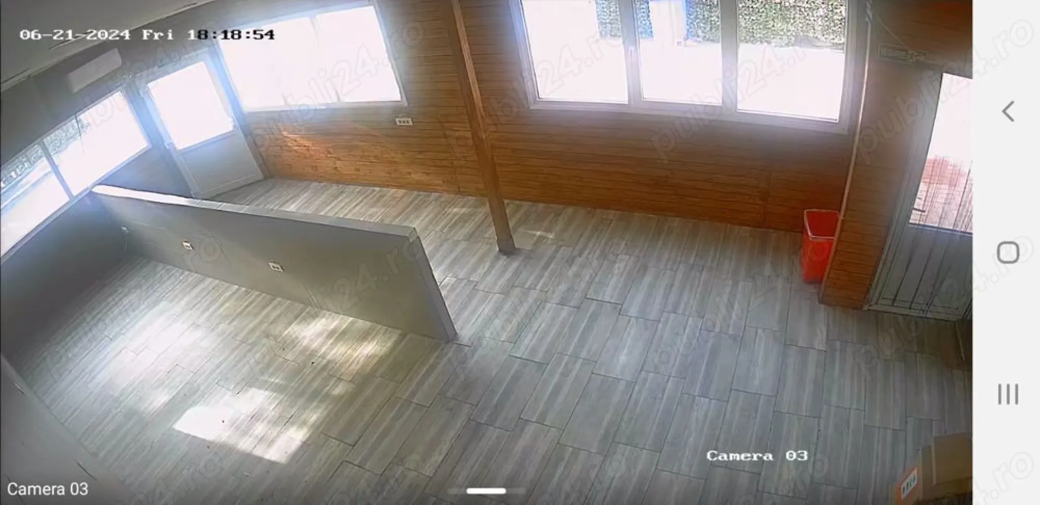 spatiu de inchiriat - Locatia se afla chiar vizavi de intrarea in noul patinoar, care se va deschide in curand. Suprafata totala de 300 mp, deschidere 11mp, sunt doua corpuri de cladiri (44mp si 75mp), plus terasa, inainte a fost un fast food 150mp (75mp spatiul+75mp terasa). 
Se poate inchiria partial, doar partea din fata de 150 mp, spatiu+terasa, dar și toată suprafata .Se pot face modificari, spatiu, terasa, in functie de necesitatea activitatii pe care o veti presta.