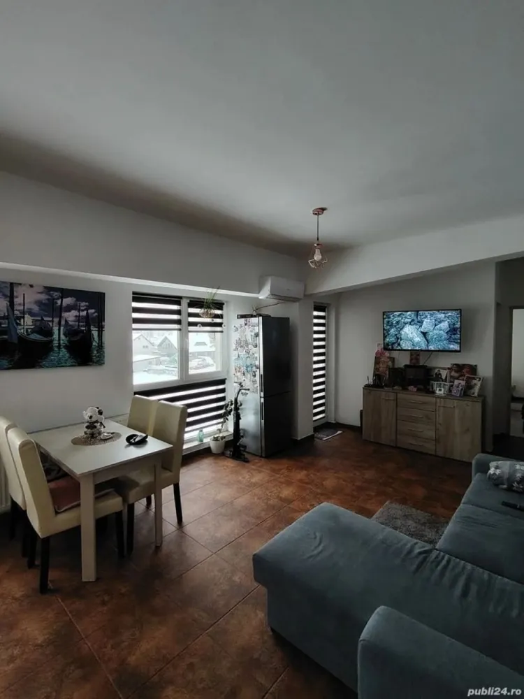 BRASADAS vinde ap 2 cam aproape de Vivo etaj 2/2. - Agenția imobiliara BRASADAS vinde apartament cu curte interioara și parcare la un ansamblu de blocuri cu doua etaje.
Apartamentul are 45 metri patrati, balcon, centrala termica, mașină de spălat vase, mașină de spălat haine, aragaz pe gaz și cuptor electric, doua televizoare, aer condiționat, frigider.
Www.brasadas.com.
