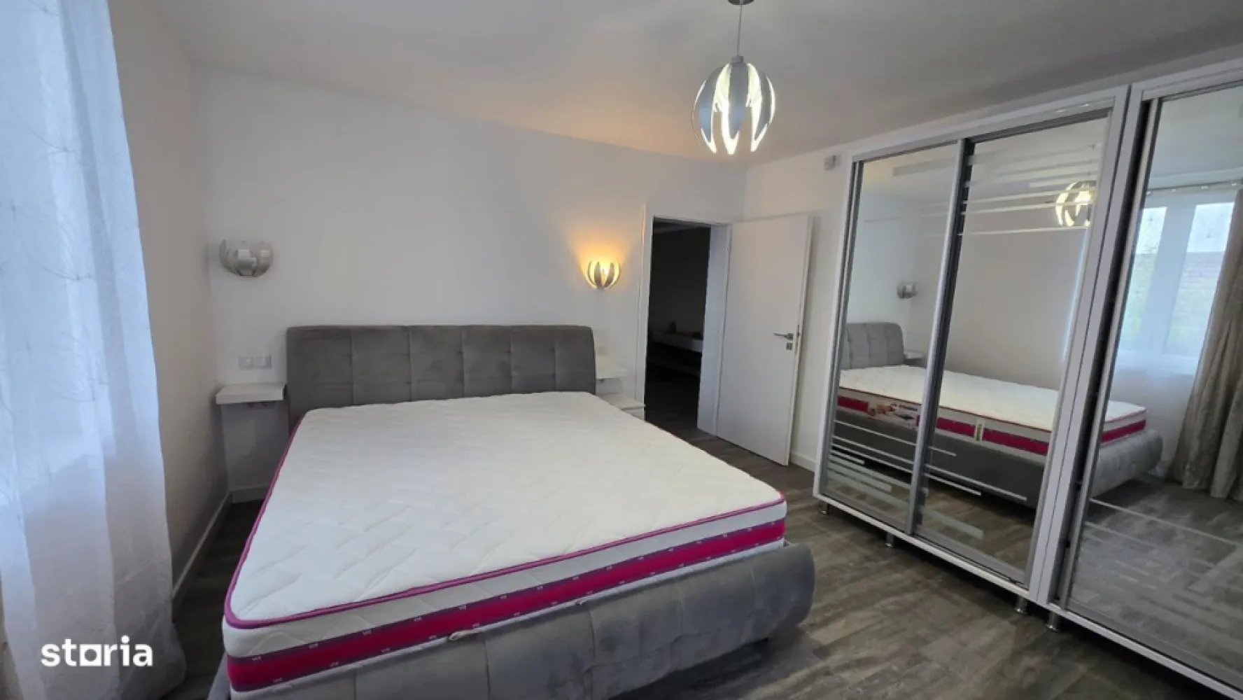 BRASADAS vinde casa individuala la cheie si in rate. - Agentia Imobiliara BRASADAS vinde casa individuala, spatioasa, luminoasa, in zona Dambul Rotund, cu posibilitatea platii si în rate, pe maxim 5 ani.
Suprafata construita este de 191 mp (150 mp casă + 16 mp beci + 25 mp terase)
Casa are 5 dormitoare, 3 băi, 2 livinguri și 2 terase, birou cu pereți de sticlă.
Renovată recent din temelii: termopane noi Rehau, instalație electrică schimbată, acoperiș nou, centrala noua, încălzire în pardoseală.
Aproape de centru, de scoli si gradinite, mijloace de transport in comun.
Și da, prețul pe mp e sub media Clujului.
Teren total 157 mp.
Pretul este de 346900 € pentru vanzarea fara rate.
Www.brasadas.com.