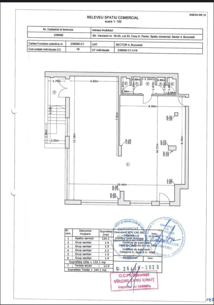 Spatiu Comercial de Inchiriat - Unirii, Pasaj Marasesti, bloc nou 2023 - Spatiu de inchiriat in suprafața de 144.1 mp, 132.1 mp suprafața utila interior + terasa acces 12mp. 
Spațiul se afla imediat lângă Soho Residence Unirii, intr-un bloc nou finalizat in anul 2023, Unirii Mansion situat pe strada Verzisori nr. 18-20. Dispune de 2 locuri de parcare in interiorul complexului, spațiul fiind la prima închiriere, dispune de încălzire in pardoseala pentru un conform termic sporit cât și pentru o economie la factura de gaz. 
Spațiul dispune de o locație ultracentrală, potrivită unui business cu prestanța.
Localizat la doar 200 metri de Maternitatea Bucur, la ieșirea din pasajul Mărășești, după Camera de Comerț și Industrie a României, ITM si la doar 1km de Piața Unirii și in imediata apropiere Timpuri Noi, Nerva Traian cât și cele mai importante puncte centrale de interes ale capitalei, se pretează excelent pentru orice tip de cabinet / Stomatologie / Veterinar / centru de recoltare / avocat / magazin ( dispune de 2 ieșiri / intrări pentru receptie marfa ) / Sediu / Birou de orice tip, cursuri, clase - meditații, diverse activități sau magazine, loc de joaca / aniversare zile onomastice copii, service, showroom, având acces facil pentru clienții dvs datorită poziției spațiului cât și marele avantaj al unei construcții noi in centrul Bucureștiului, nemaiavând de a face cu clasicele probleme ale clădirilor comuniste. 
Este spatiu comercial ca destinație, nu apartament, va puteți desfășura activitatea fără a va lovi de refuzul / pretențiile vecinilor pentru a-și da acordul ca sa puteți funcționa. 
Pentru alte detalii puteți lasa un mesaj aici, pe whatsapp sau ne putem auzi la un telefon. 
Proprietar persoana fizica - fără comision.