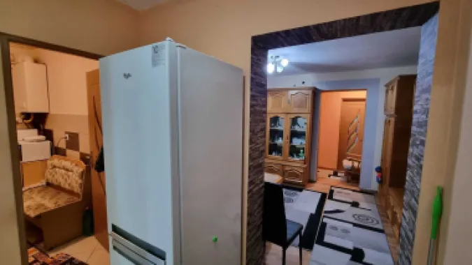 De vanzare apartament 3 camere
