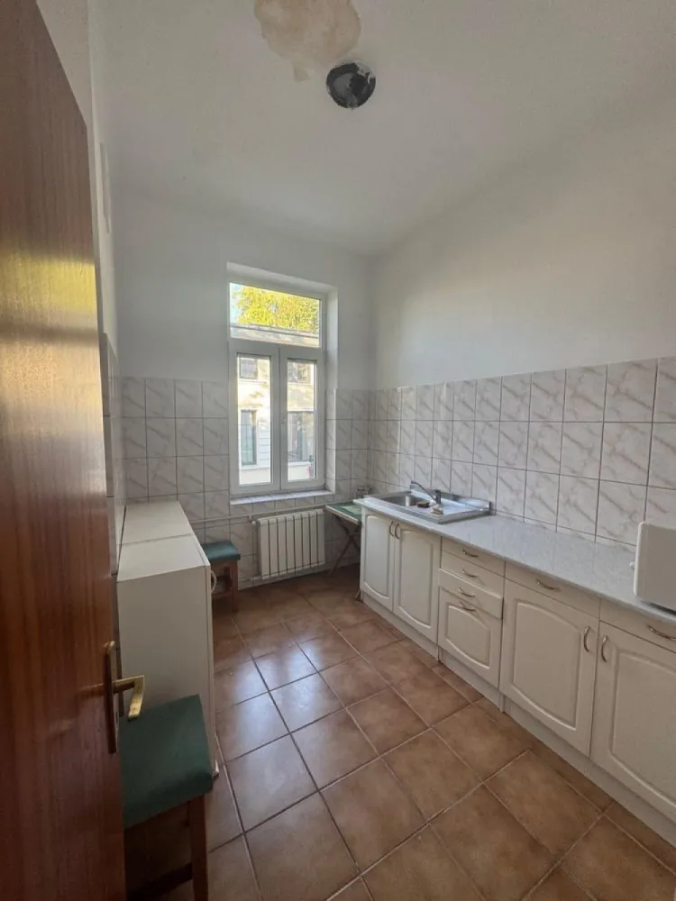 Casa de vanzare langa Parcul Carol - Casă de vânzare la doar cateva minute de Parcul Carol si Piata Unirii, pe str. Lamaitei, casa D- P+1 

Dotari: centrala termica proprie.

Proprietatea este spatioasa, eficient compartimentata, incaperi generoase si luminoase.
Este ideal ca si rezidenta pentru o firma care doreste sa isi desfasoare activitatea intr-un mediu placut, aproape de centrul orasului!