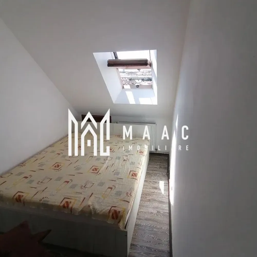 Apartament 3 camere | 55 MP | Decomandat | Mobilat | Lazaret - MAAC Imobiliare va prezinta un Apartament mansardat cu 3 camere, decomandat – Etaj 5 – Zona Lazaret, aproape de centru.

Caracteristici:
Compartimentare pe 2 niveluri 
Etaj: 5 (mansardă)
An construcție mansardă: 2008
Locație: Zona Lazaret – aproape de Mall, centru și mijloace de transport

Compartimentare interioară:
Nivel 1
Living deschis și luminos
Bucătărie open-space 
Baie cu cabină de duș

Nivel 2 
2 dormitoare separate 

Dotări și facilități:
Centrală termică proprie cu calorifere 

Avantaje suplimentare:
Poziționare excelentă, cu acces rapid către: Mall, centrul orașului, stații de autobuz și alte facilități urbane.

Construcție recentă a mansardei (2008).

Pentru mai multe informații sau pentru a programa o vizionare: ID: CP2554114