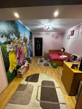 Vand apartament 4 camere